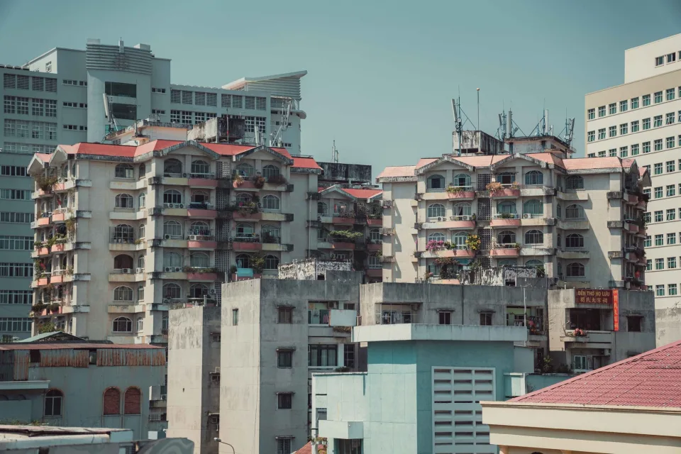 Phòng khách và phòng bếp